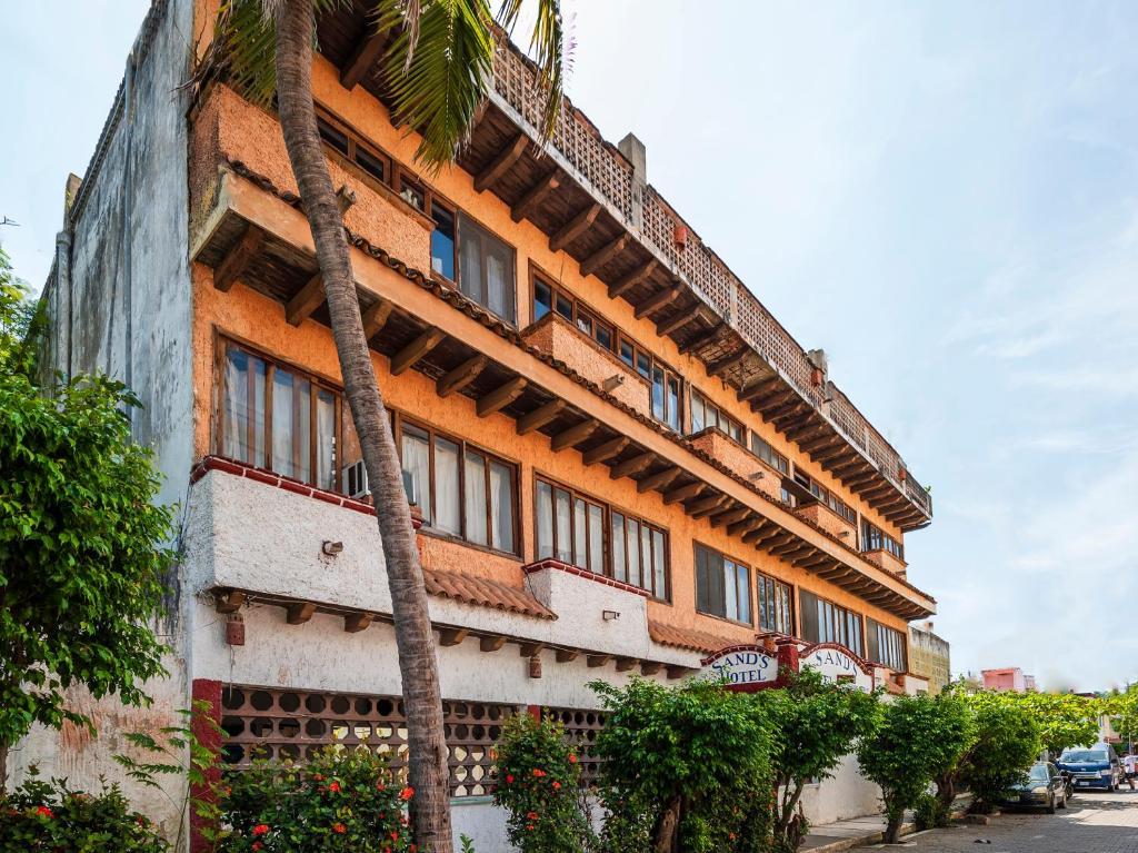 Oyo Hotel Sands Barra de Navidad Εξωτερικό φωτογραφία