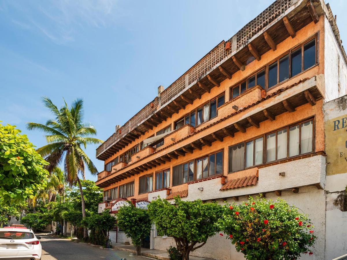 Oyo Hotel Sands Barra de Navidad Εξωτερικό φωτογραφία