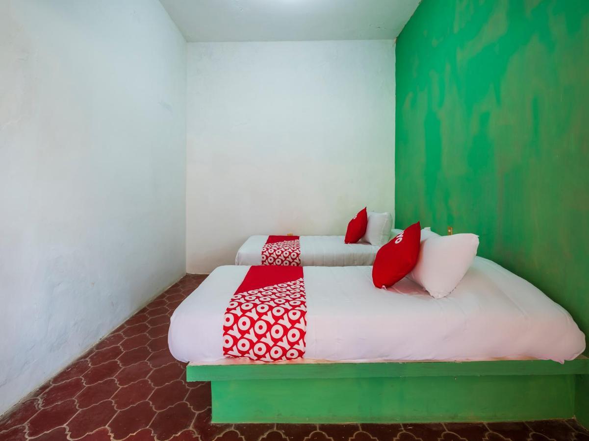 Oyo Hotel Sands Barra de Navidad Εξωτερικό φωτογραφία