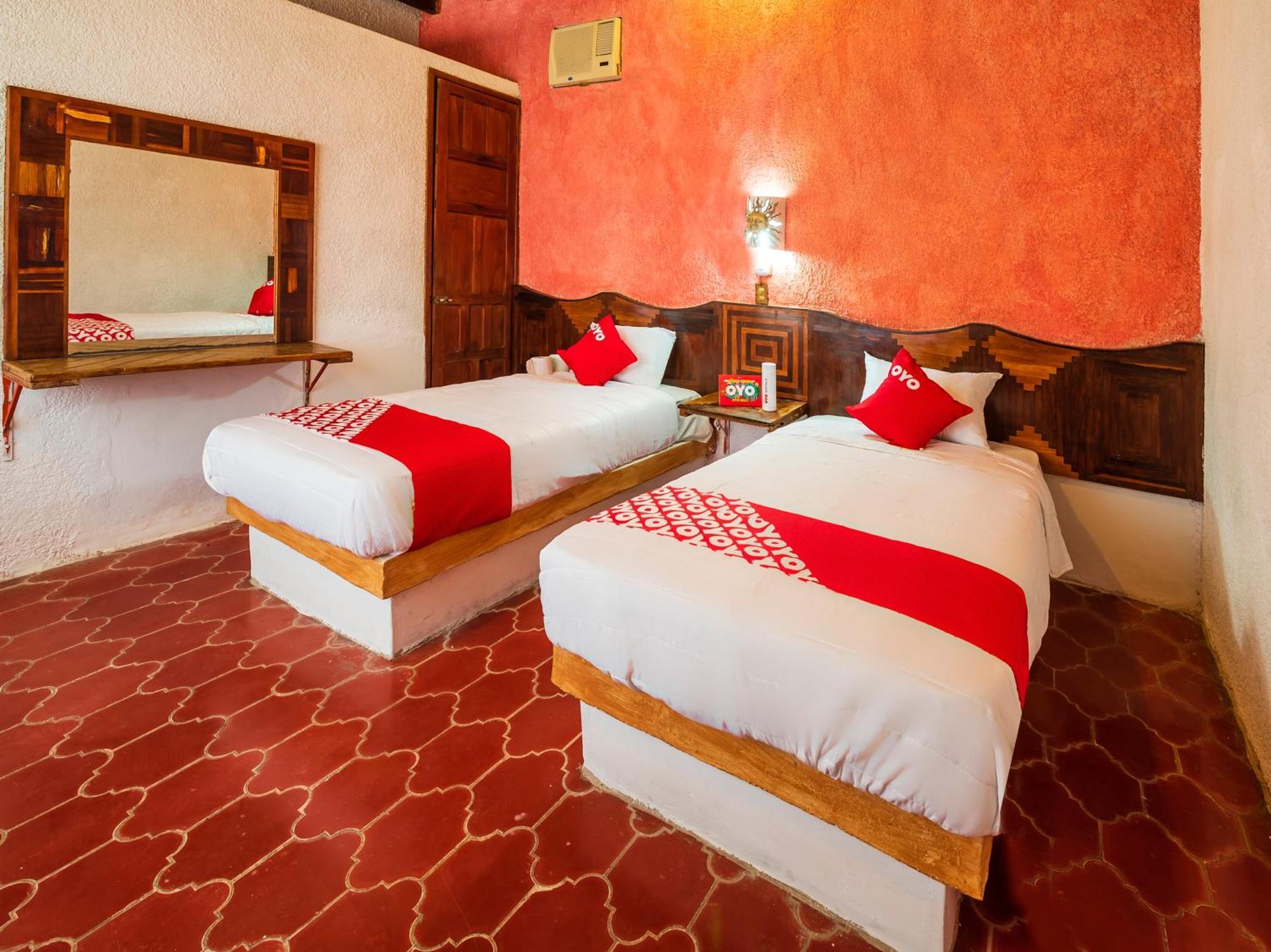 Oyo Hotel Sands Barra de Navidad Εξωτερικό φωτογραφία