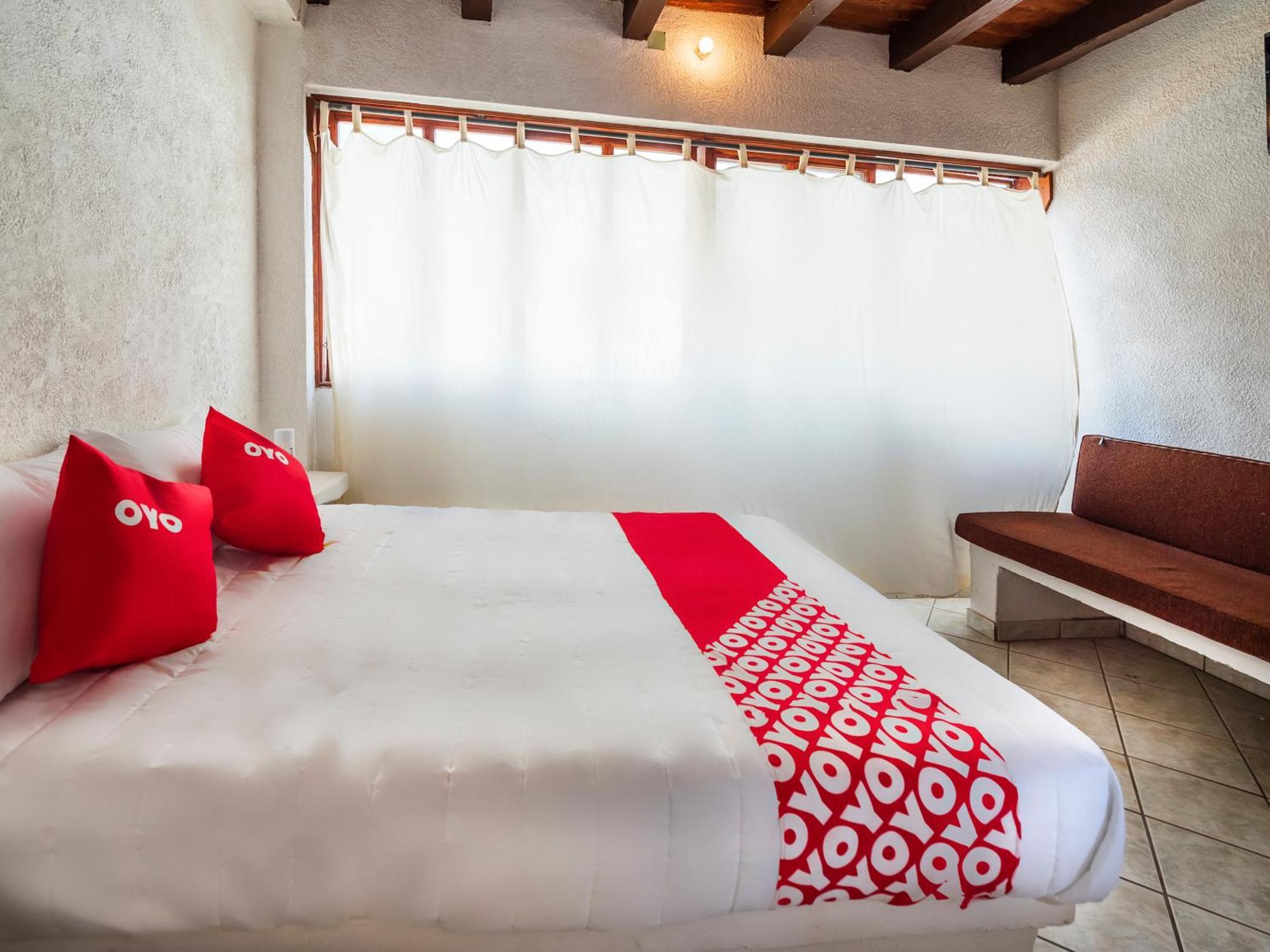 Oyo Hotel Sands Barra de Navidad Εξωτερικό φωτογραφία