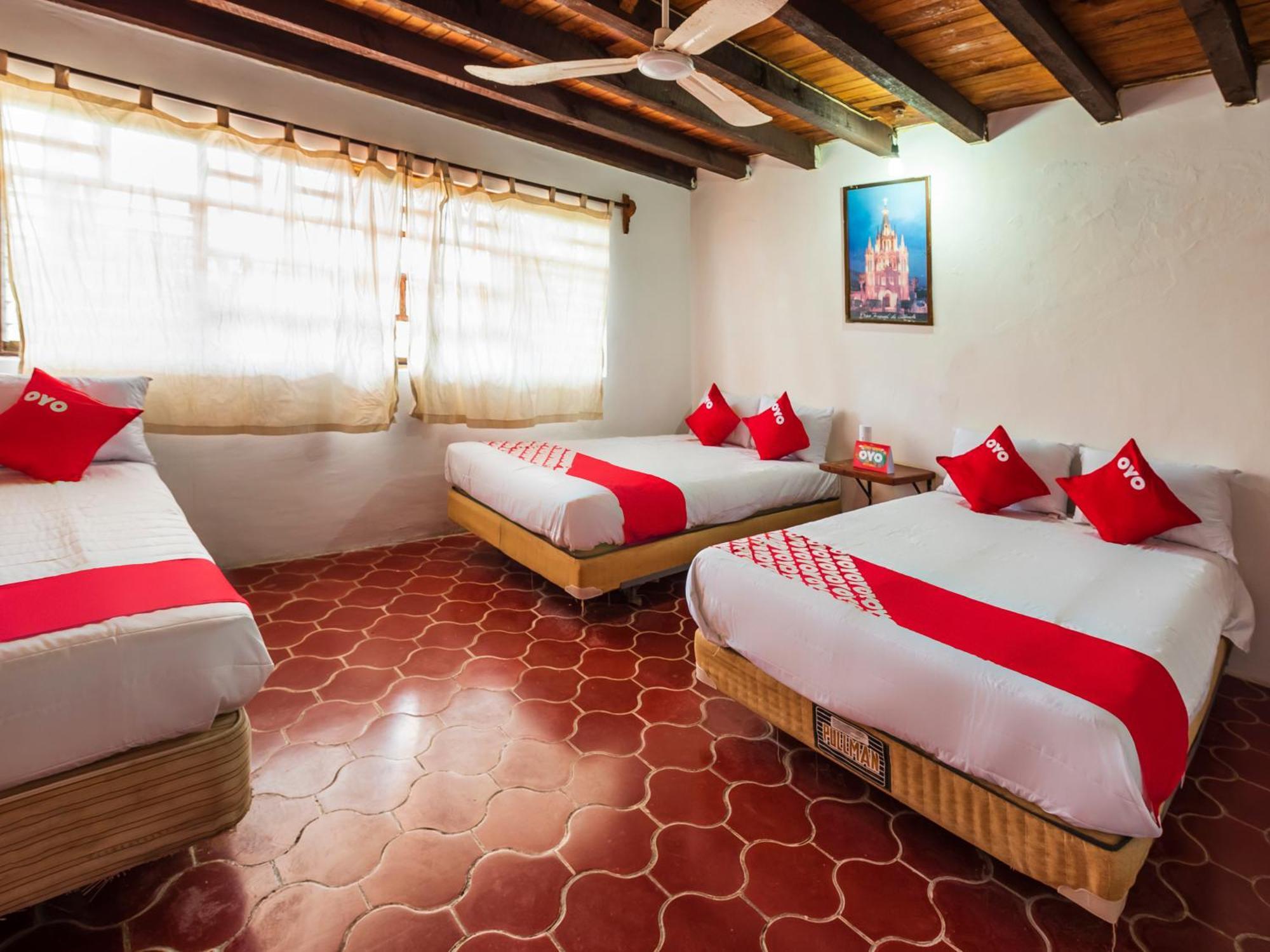 Oyo Hotel Sands Barra de Navidad Εξωτερικό φωτογραφία