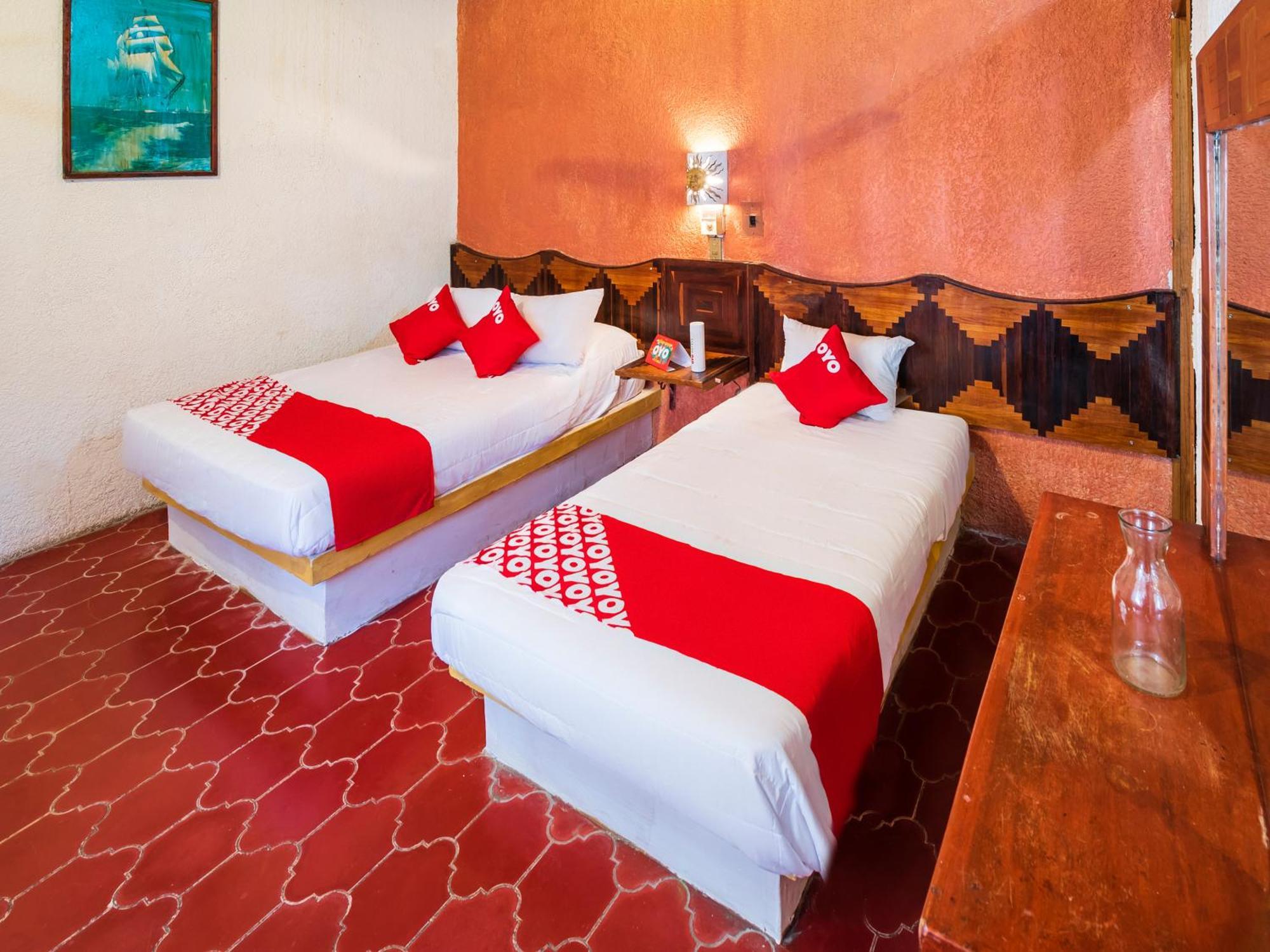 Oyo Hotel Sands Barra de Navidad Εξωτερικό φωτογραφία