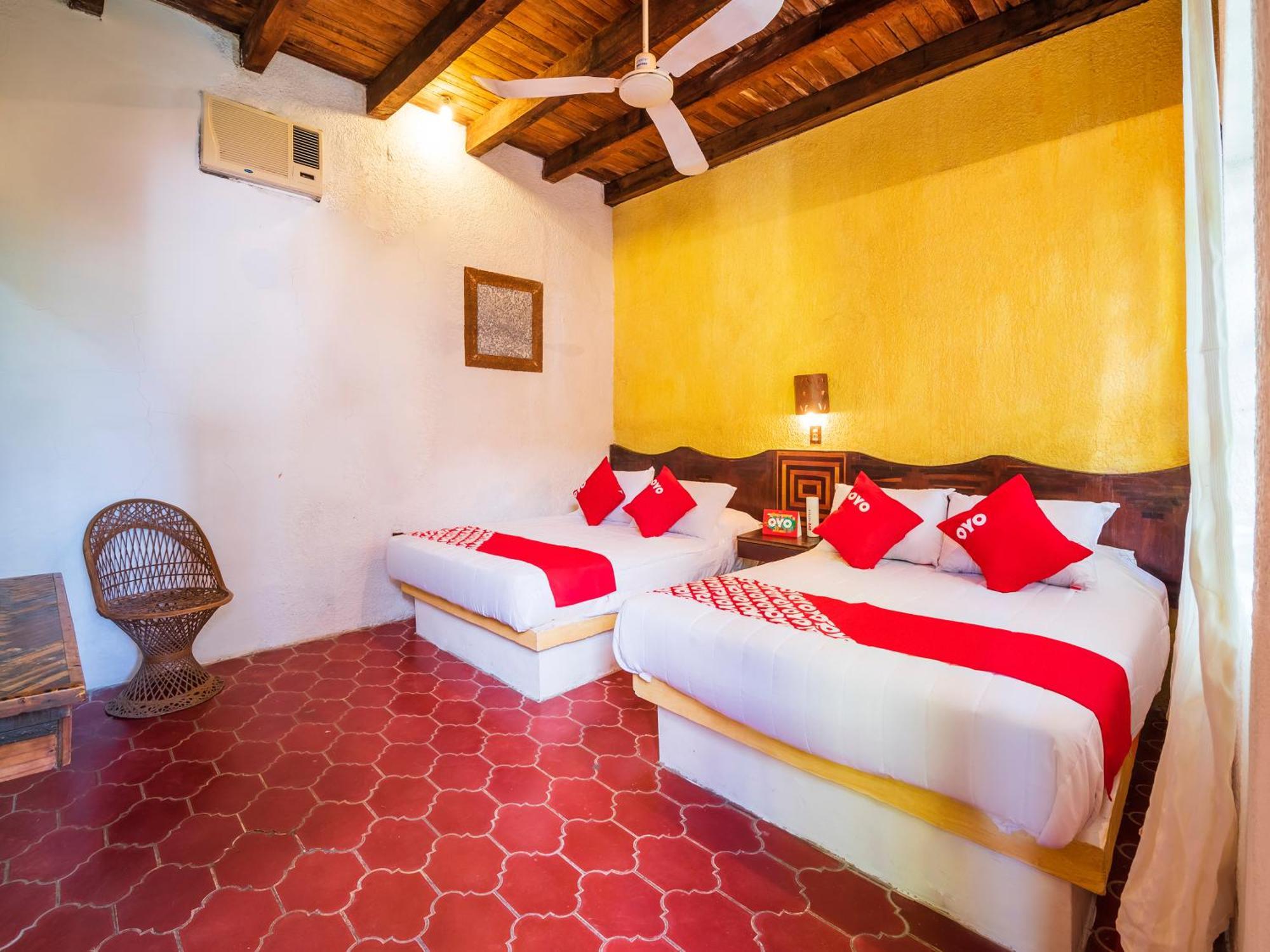 Oyo Hotel Sands Barra de Navidad Εξωτερικό φωτογραφία