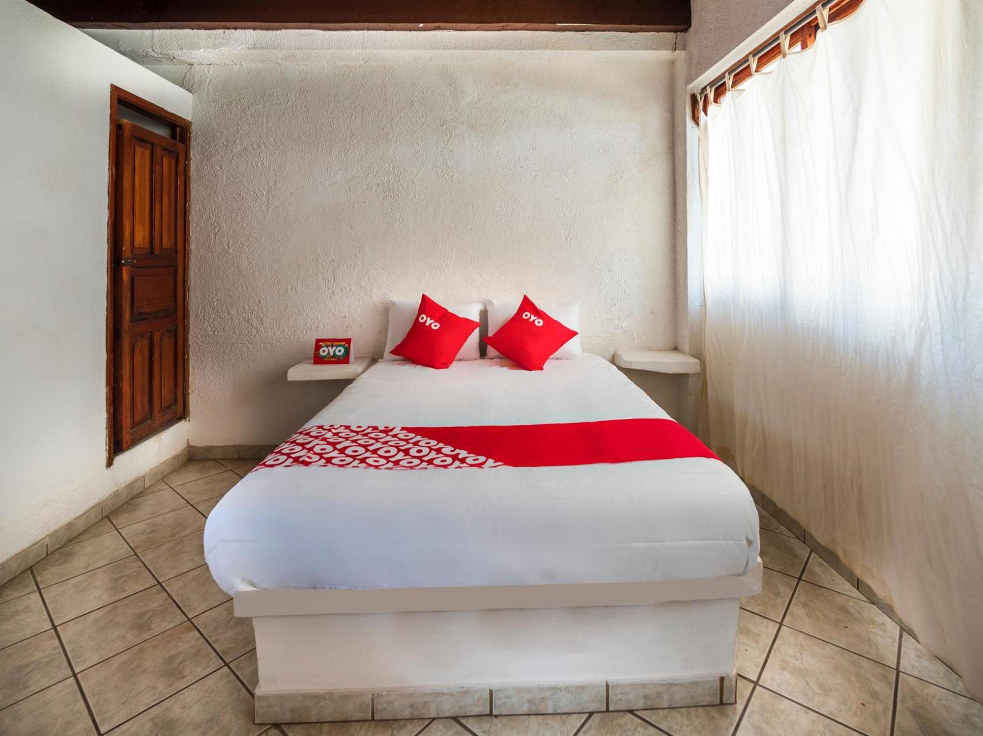 Oyo Hotel Sands Barra de Navidad Εξωτερικό φωτογραφία