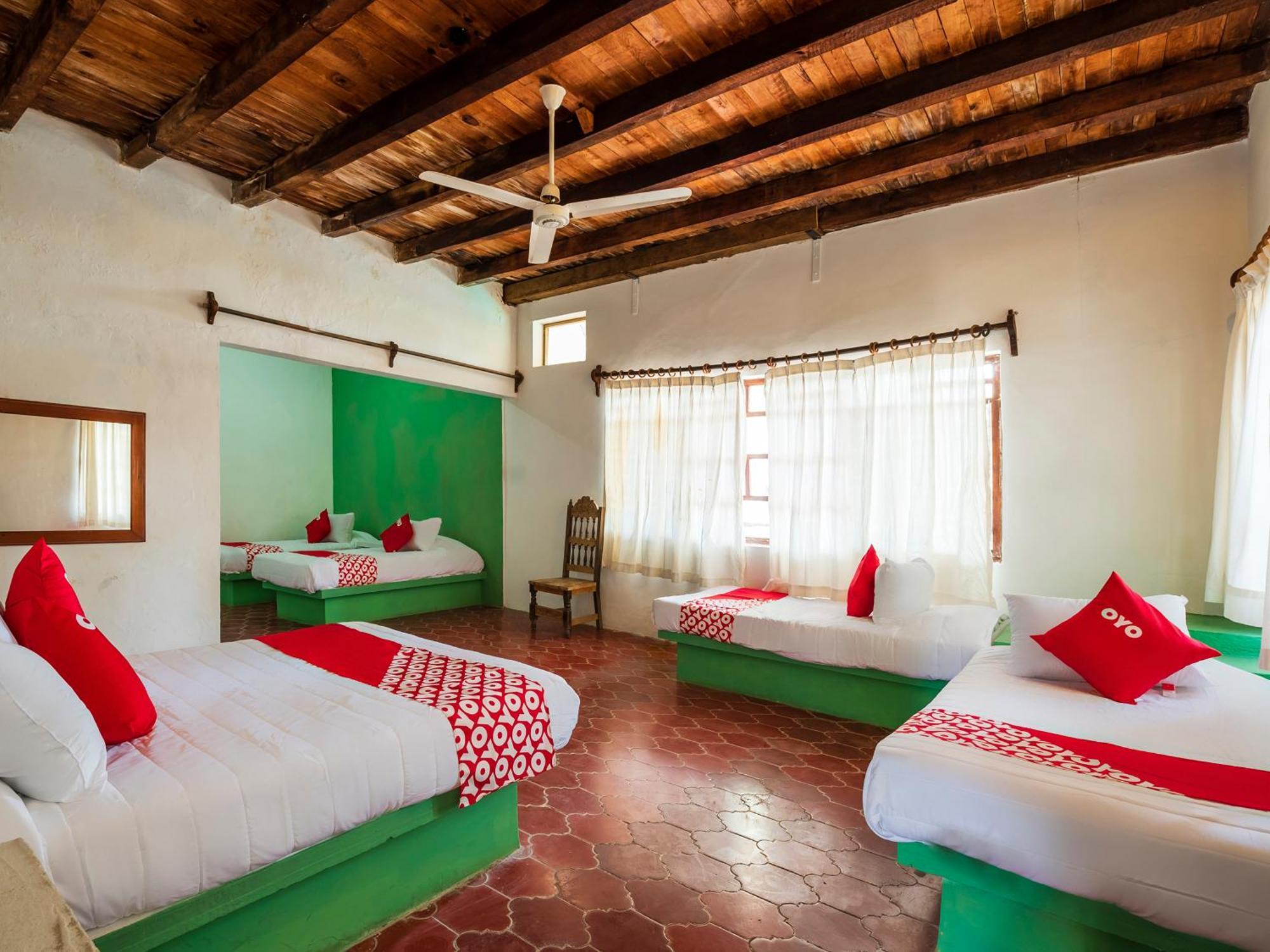Oyo Hotel Sands Barra de Navidad Εξωτερικό φωτογραφία